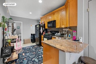 60-27 55th St in Queens, NY - Building Photo - Building Photo