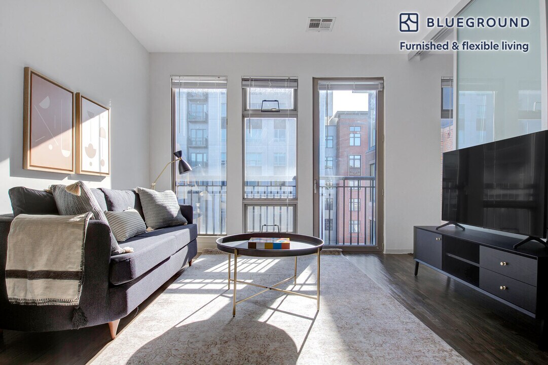 445 Artisan Way-Unit -FL4-ID530 in Somerville, MA - Foto de edificio