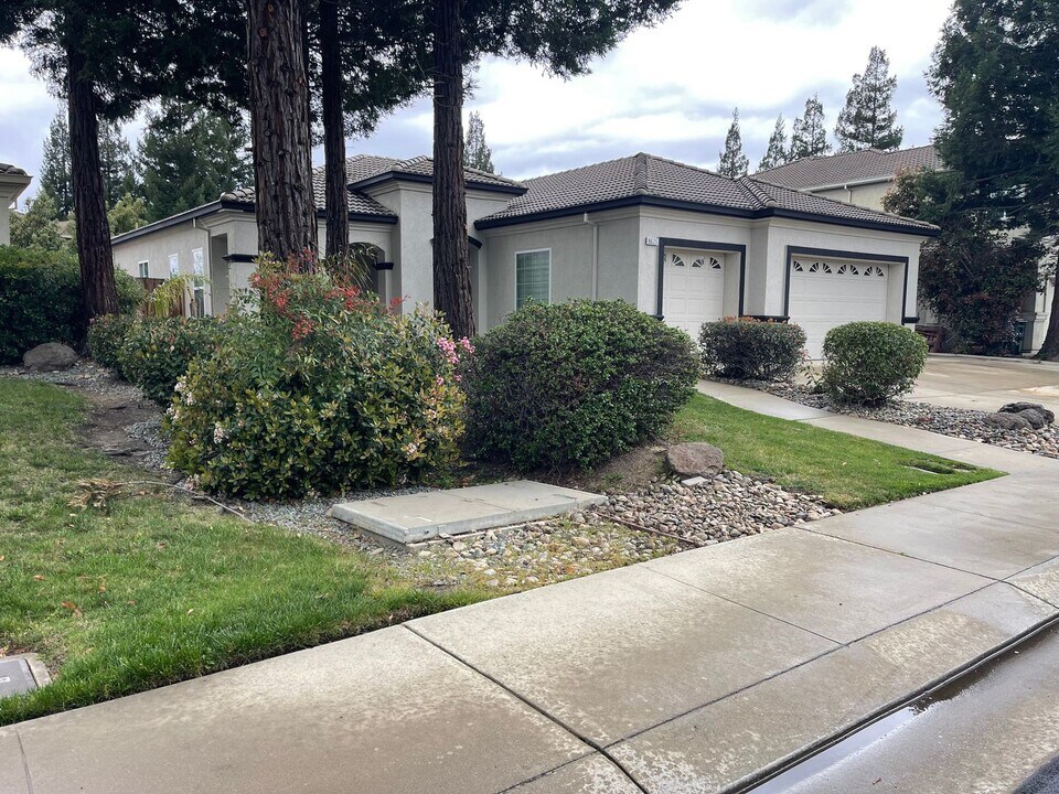 9625 Perino Dr in Stockton, CA - Building Photo