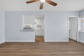 811 Gardenia Ave in Long Beach, CA - Building Photo - Building Photo