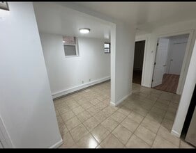 155 Lake Ave, Unit Ground floor in Yonkers, NY - Building Photo - Building Photo