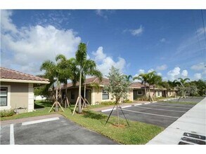 1031 NE 10th Ave-Unit -3 in Fort Lauderdale, FL - Building Photo - Building Photo