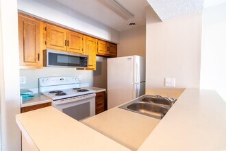 4708 Cobblestone Dr in Myrtle Beach, SC - Foto de edificio - Building Photo