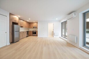 1625 Blvd. De Maisonneuve Ouest in Montréal, QC - Building Photo