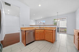 303 Sype Dr in Carol Stream, IL - Building Photo - Building Photo