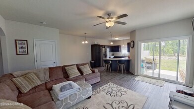 266 Currituck Dr in Holly Ridge, NC - Building Photo - Building Photo