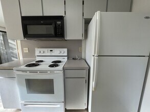 4634 SW Vermont St in Portland, OR - Building Photo - Building Photo