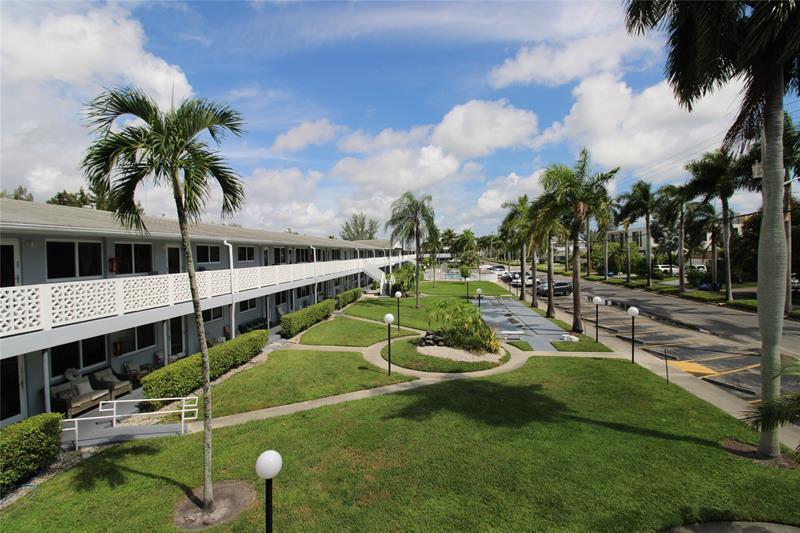 600 Layne Blvd in Hallandale Beach, FL - Building Photo