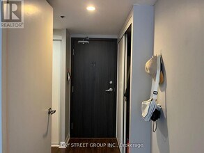 210-210 Victoria St in Toronto, ON - Building Photo - Building Photo