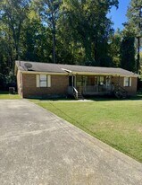 484 E University Dr in Auburn, AL - Building Photo