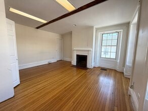 23 Forest St, Unit R in Medford, MA - Building Photo - Building Photo