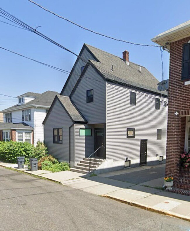 7 Laird Pl