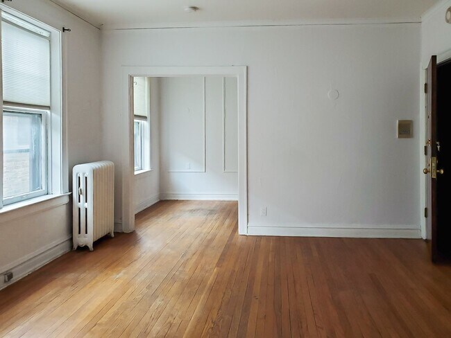 435 W Surf St in Chicago, IL - Foto de edificio - Building Photo