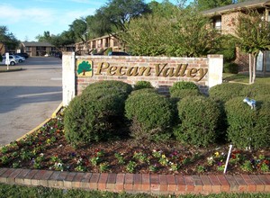 Pecan Valley Apartments in Lufkin, TX - Building Photo - Primary Photo