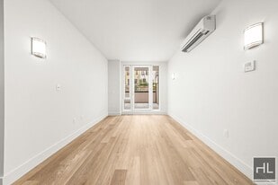 BRUCKNER BOULEVARD in Bronx, NY - Building Photo