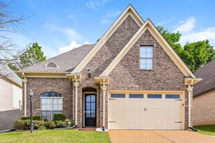 305 Garden Springs Dr in Oakland, TN - Building Photo