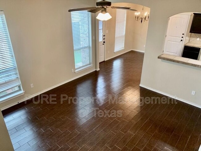 215 N College St in Georgetown, TX - Building Photo - Building Photo