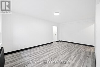 600 Eglinton Ave W in Toronto, ON - Building Photo - Building Photo