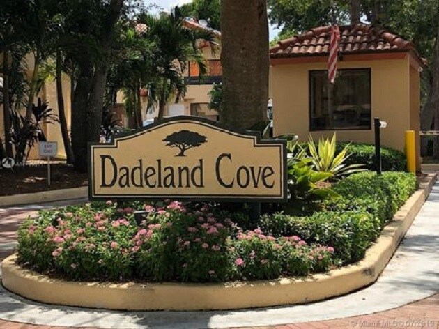 7799 SW 102nd Ln in Miami, FL - Building Photo