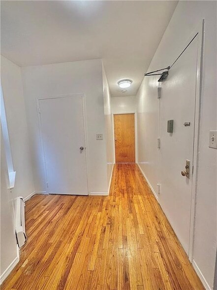 924 Hancock St, Unit 4 in Brooklyn, NY - Foto de edificio - Building Photo