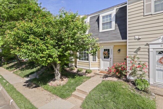 property at 9852 Oakdale Woods Ct