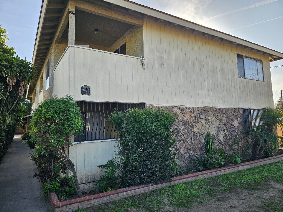 9634 Park St in Bellflower, CA - Building Photo