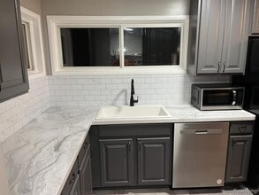 4445 Oakvista Ave in Village of Clarkston, MI - Building Photo - Building Photo