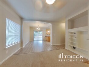 1956 Hershey Dr in Woodland, CA - Building Photo - Building Photo