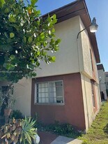 11 SW 109th Ave in Miami, FL - Building Photo