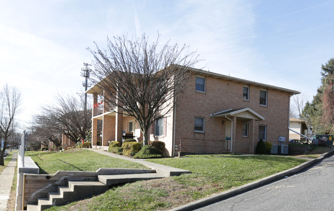 3501 Nicholas St in Easton, PA - Building Photo - Building Photo