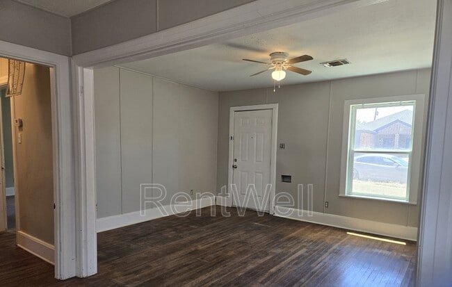2116 20th St in Lubbock, TX - Building Photo - Building Photo