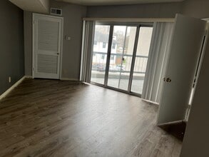 900 19th Ave S, Unit 310 in Nashville, TN - Building Photo - Building Photo