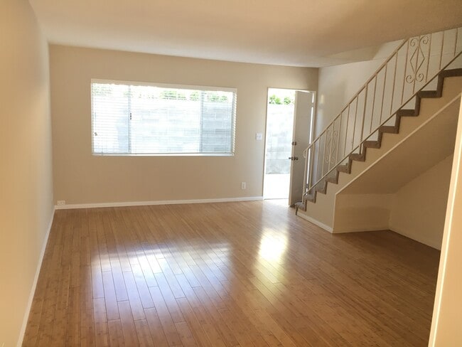 1511 Yale St, Unit E in Santa Monica, CA - Foto de edificio - Building Photo