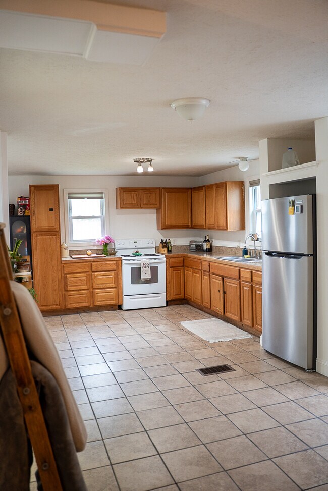 6 Lower Gilman St in St. Albans, VT - Building Photo - Building Photo