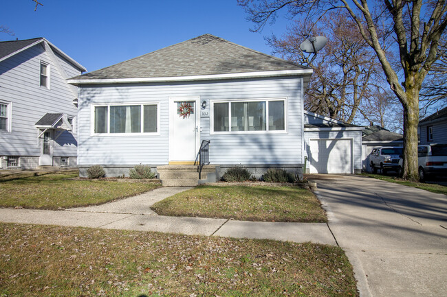 1012 Ireland Ave in Muskegon, MI - Building Photo - Building Photo