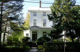 26 S 1st Ave in Highland Park, NJ - Foto de edificio - Building Photo