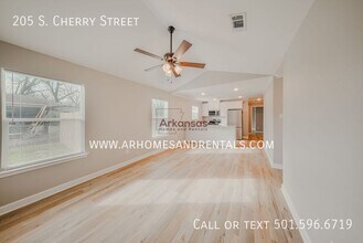 205 S Cherry St in North Little Rock, AR - Building Photo - Building Photo