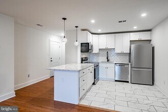 21 Gay St-Unit -201 in Phoenixville, PA - Foto de edificio - Building Photo
