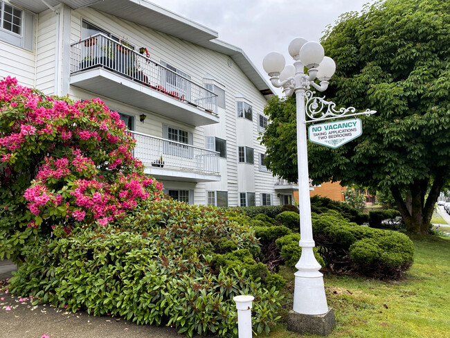 property at 1001 Ridgeway Av