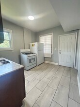 1852 W 58th St in Chicago, IL - Building Photo - Building Photo