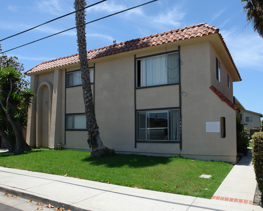 16851 Lynn St in Huntington Beach, CA - Building Photo