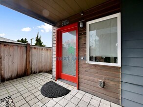 8009 15th Ave NW in Seattle, WA - Building Photo - Building Photo