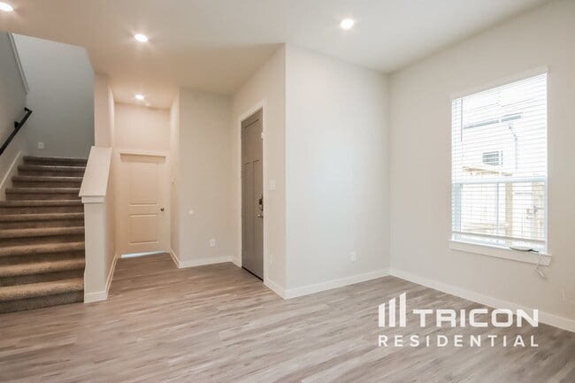 9835 Willow Creek Commerce Dr in Tomball, TX - Building Photo - Building Photo