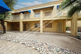 12221 W Bell Rd in Surprise, AZ - Building Photo - Building Photo