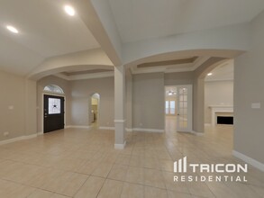 307 Marina Oaks Ct in Kemah, TX - Building Photo - Building Photo