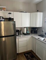 1917 W Madison St in Louisville, KY - Building Photo