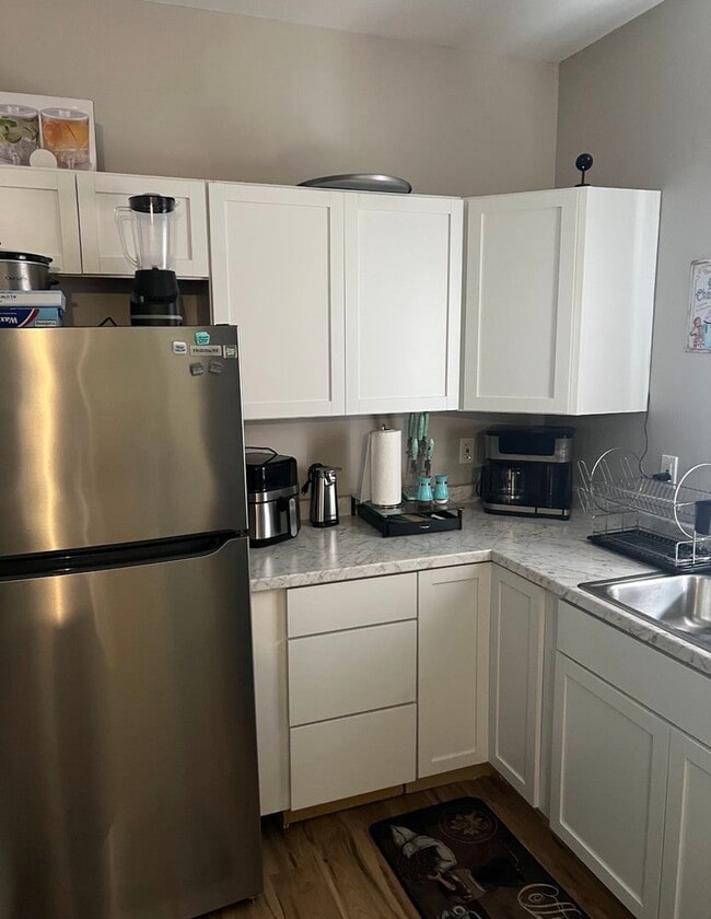 property at 1917 W Madison St