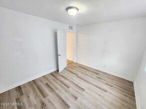 2184 W 45th St in Jacksonville, FL - Building Photo - Building Photo