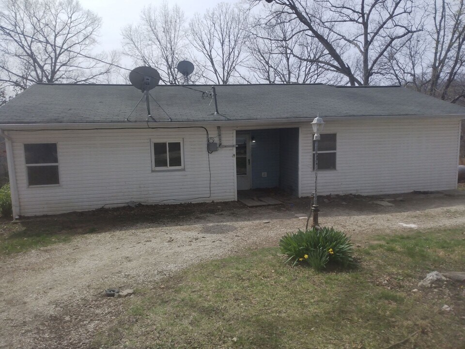 842 White Rd in St. Clair, MO - Building Photo