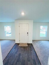 1701 SE Manth Ln in Port St. Lucie, FL - Building Photo - Building Photo